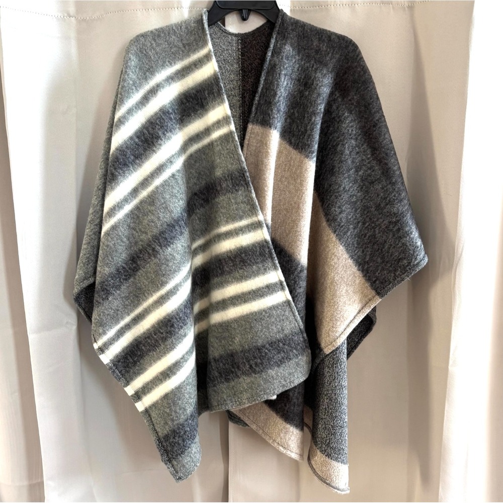 LAccessorio Italiano Sweater Shrug One Size Plaid‎ Fuzzy Western Poncho 18892x
